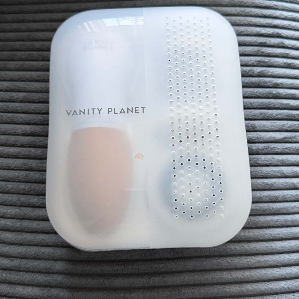 Vanity Planet White and Tan Facial Cleansing Brush Set - Picture 2 of 2